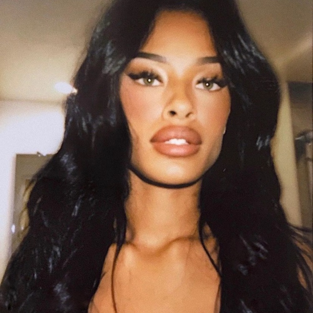 Meet your Posher, Liv